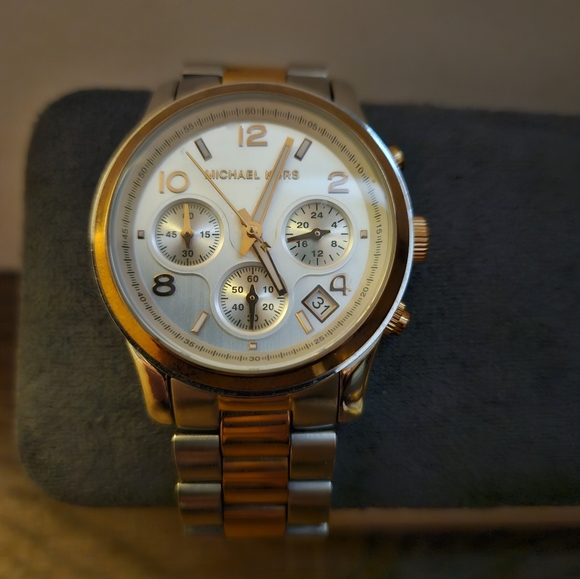 Michael Kors watch gold and silver - Picture 2 of 9